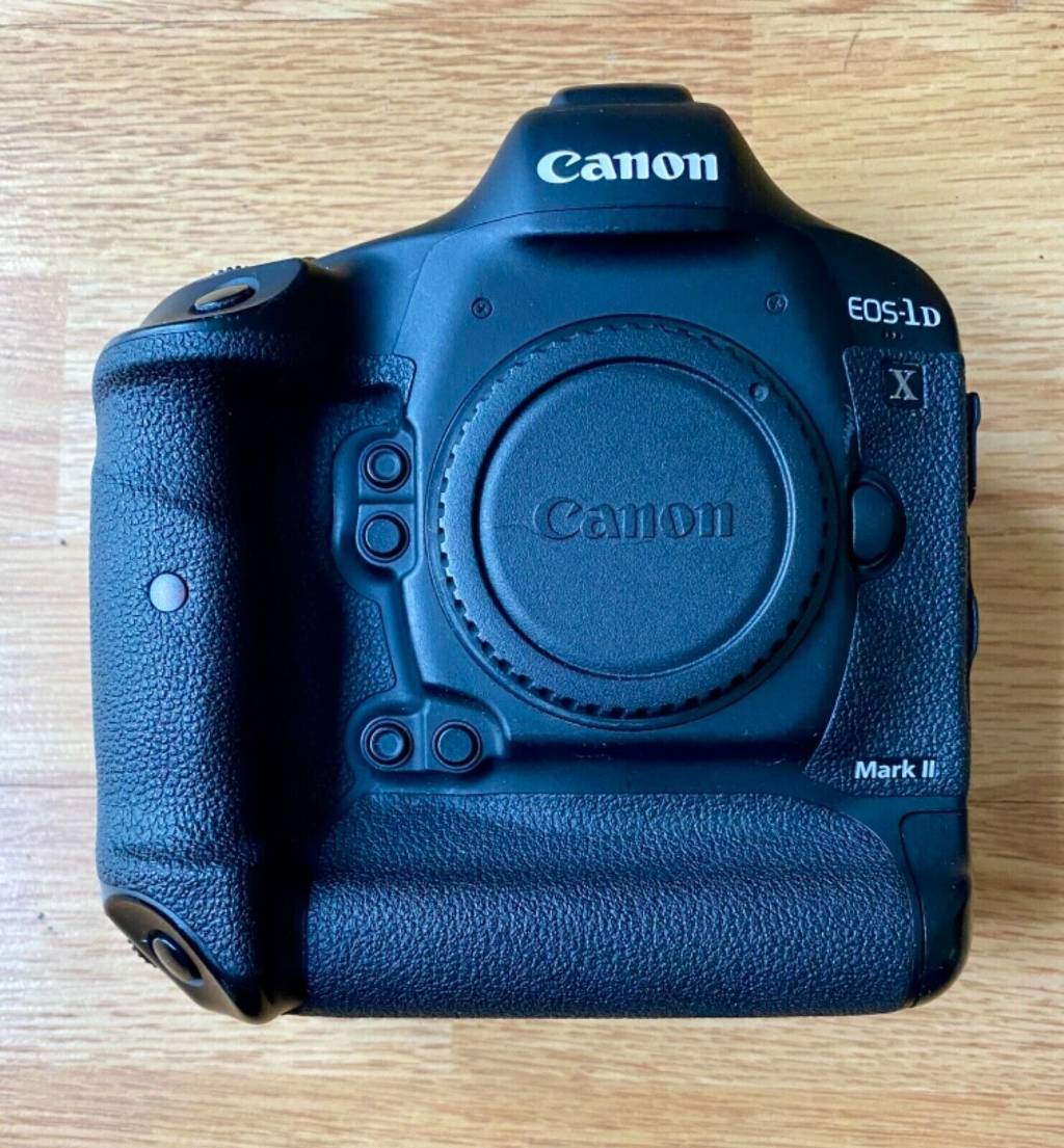 Canon EOS-1DX Mark II DSLR Camera (Body Only)..jpg