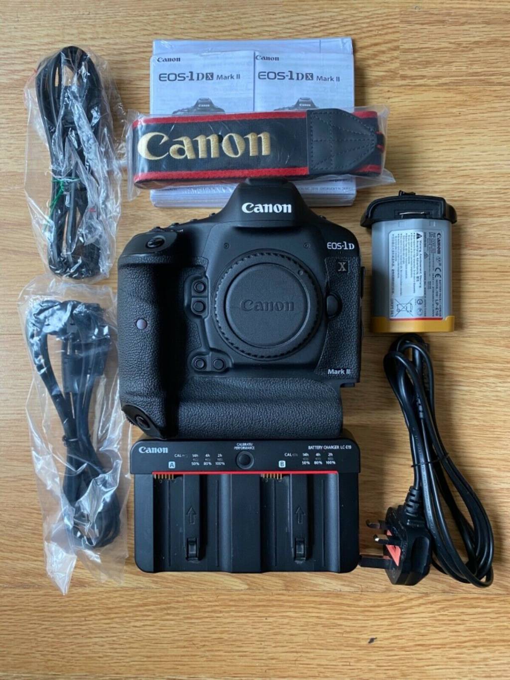 Canon EOS-1DX Mark II DSLR Camera (Body Only),.jpg